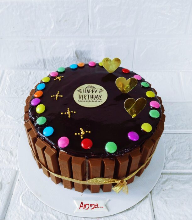 Kitkat cake